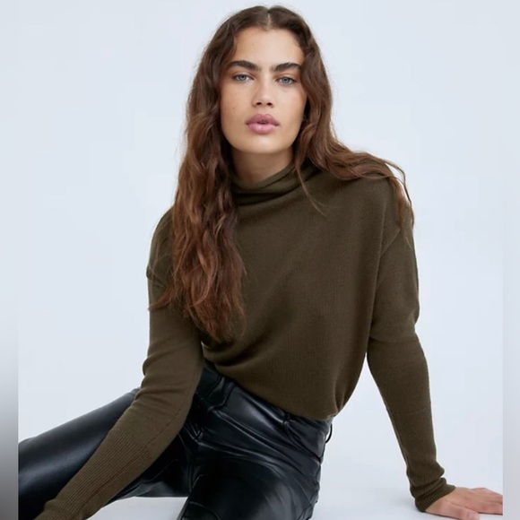 Aritzia Wilfred Cyprie Mock Neck 100% Merino Wool Sweater,Size-XS,Color-Olive - Picture 3 of 13